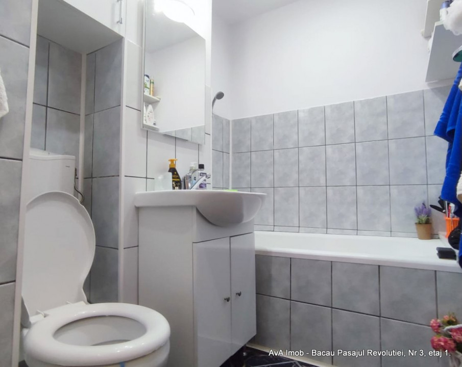 Garsonieră confort 1 – Zona Nord, Bacău, etaj 3/4, Complet renovata si mobilatat