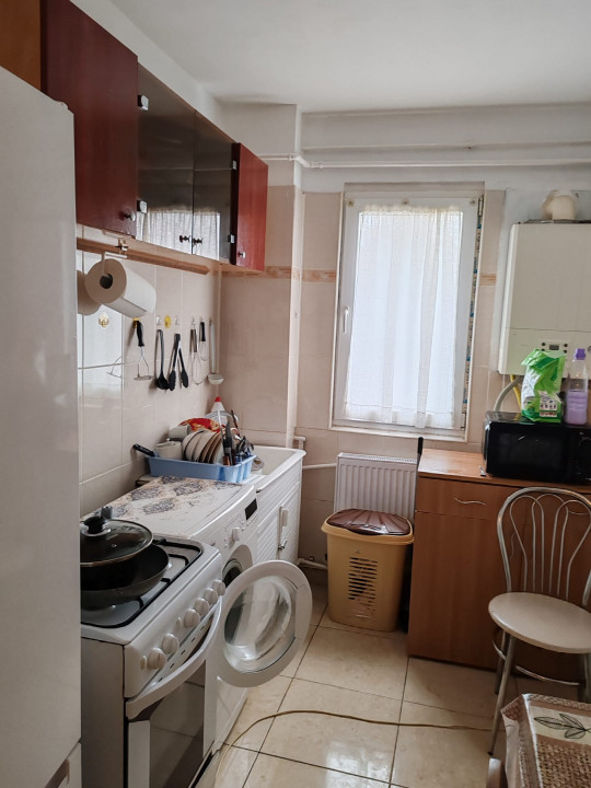 Cornisa, 2 camere cu 50 mp utili, centrala proprie, langa Universitate