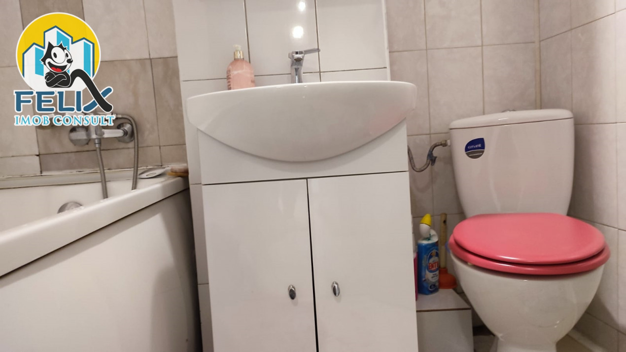 Apartament cu doua camere decomandat, bucatarie model XXL, etaj intermediar