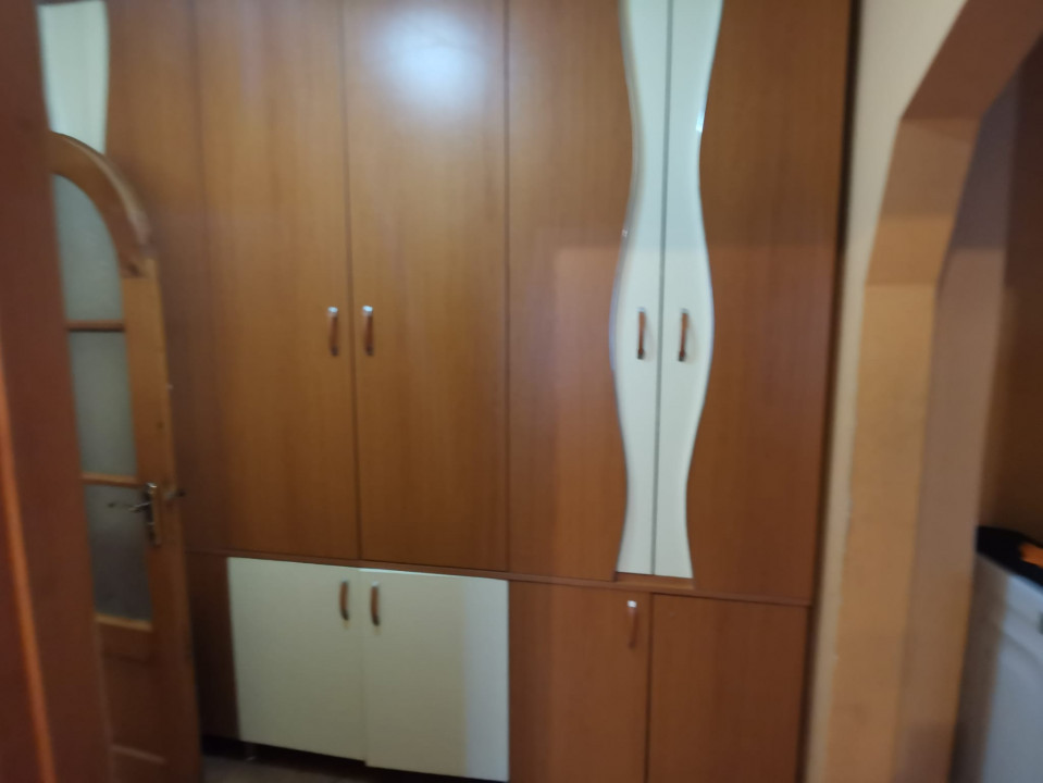 Apartament 3 camere, parter cu iesire afara, zona Restaurant Mioritei