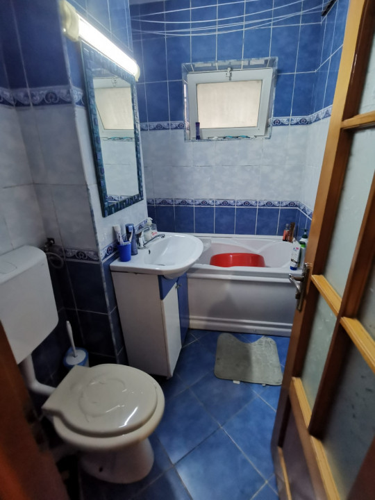 Apartament 3 camere, parter cu iesire afara, zona Restaurant Mioritei