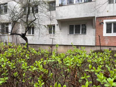 Vânzare apartament 2 camere decomandate, parter, zona Energiei – str. G Bacovia