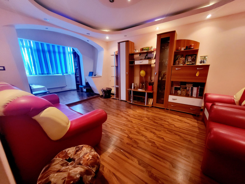 Cartier Neagoe Voda - Martiri, Apartament 3 cam Decomandat, etaj 1/4, bloc 1988