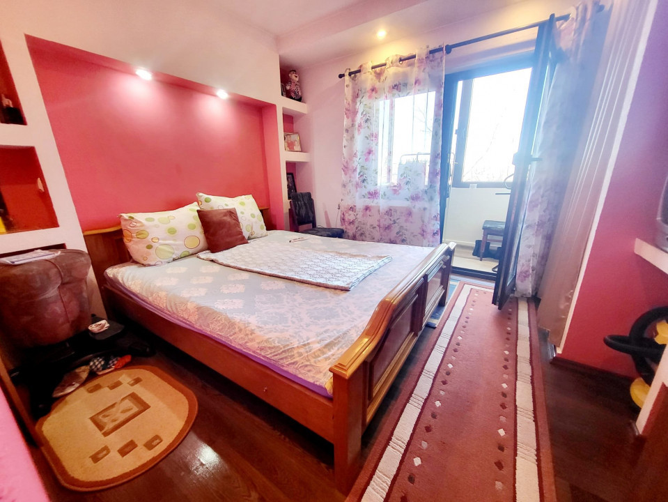 Apartament 3 camere, decomandat – Str. Mioriței, lângă Tipografie, etaj 3/4