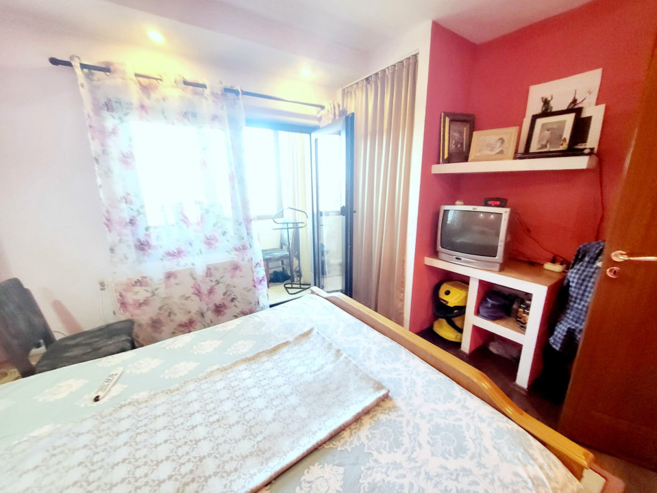 Apartament 3 camere, decomandat – Str. Mioriței, lângă Tipografie, etaj 3/4