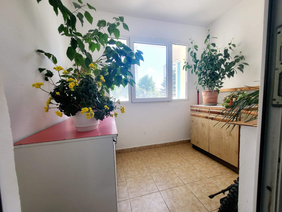 Apartament 2 camere decomandat, situat pe Miron Costin, etaj 1, Suprf. 55mp,