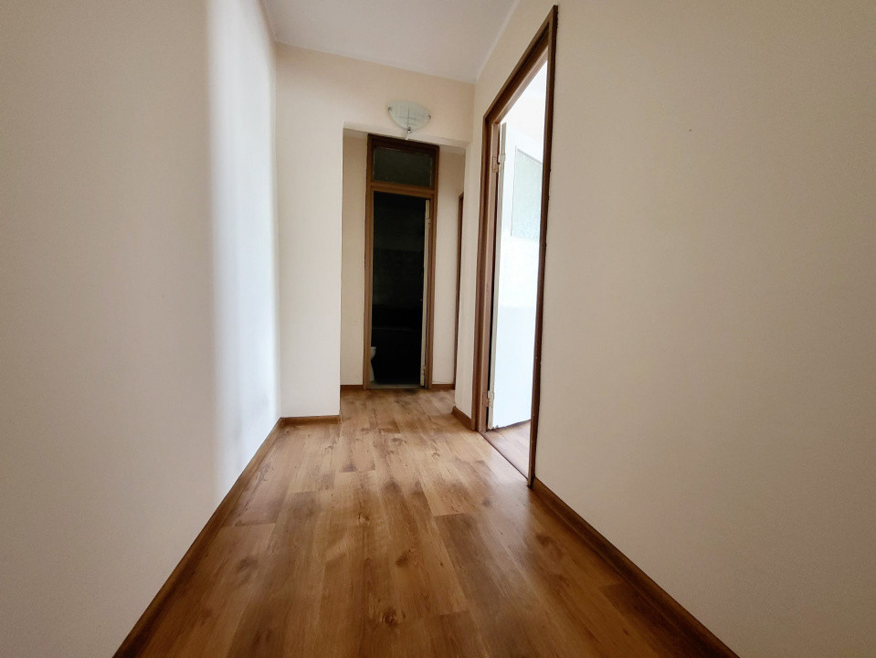 Cascada, Apartament 3 camere, etaj 2/4 + balcon, Bloc 1980, izolat