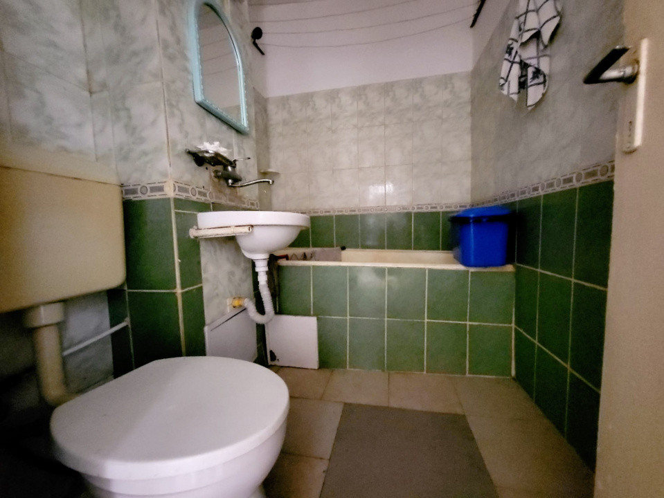 Cascada, Apartament 3 camere, etaj 2/4 + balcon, Bloc 1980, izolat