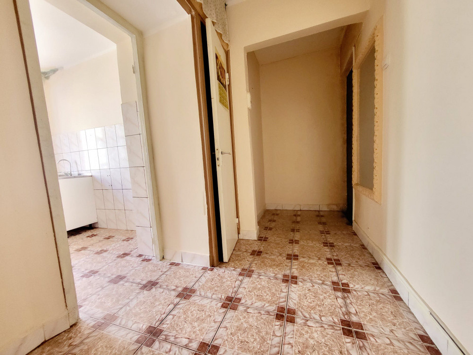 Cascada, Apartament 3 camere, etaj 2/4 + balcon, Bloc 1980, izolat