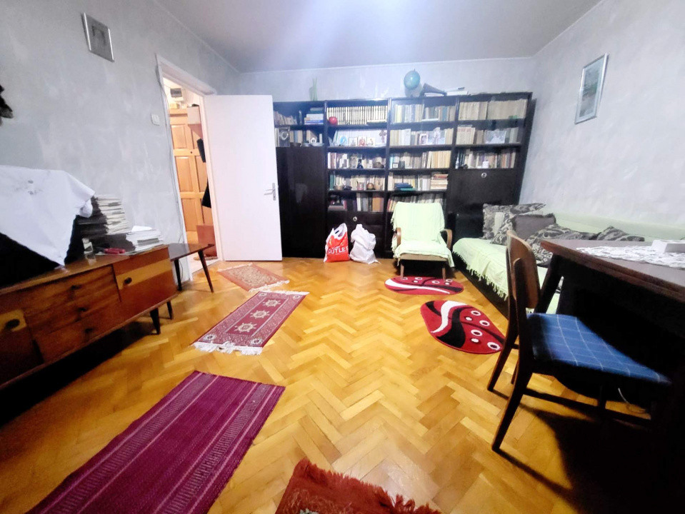 TIC Tac Spital. Apartament 2 cam decomandat, etaj 3/4, 50mp + balcon