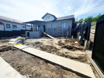 Margineni, casa din caramida, constructie 2025, 400 mp teren