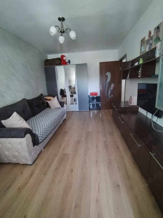 Apartament cu 2 camere decomandat, etaj 1, bucatarie mare, 62500, zona Milcov