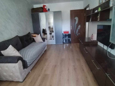 Apartament cu 2 camere decomandat, etaj 1, bucatarie mare, 62500, zona Milcov