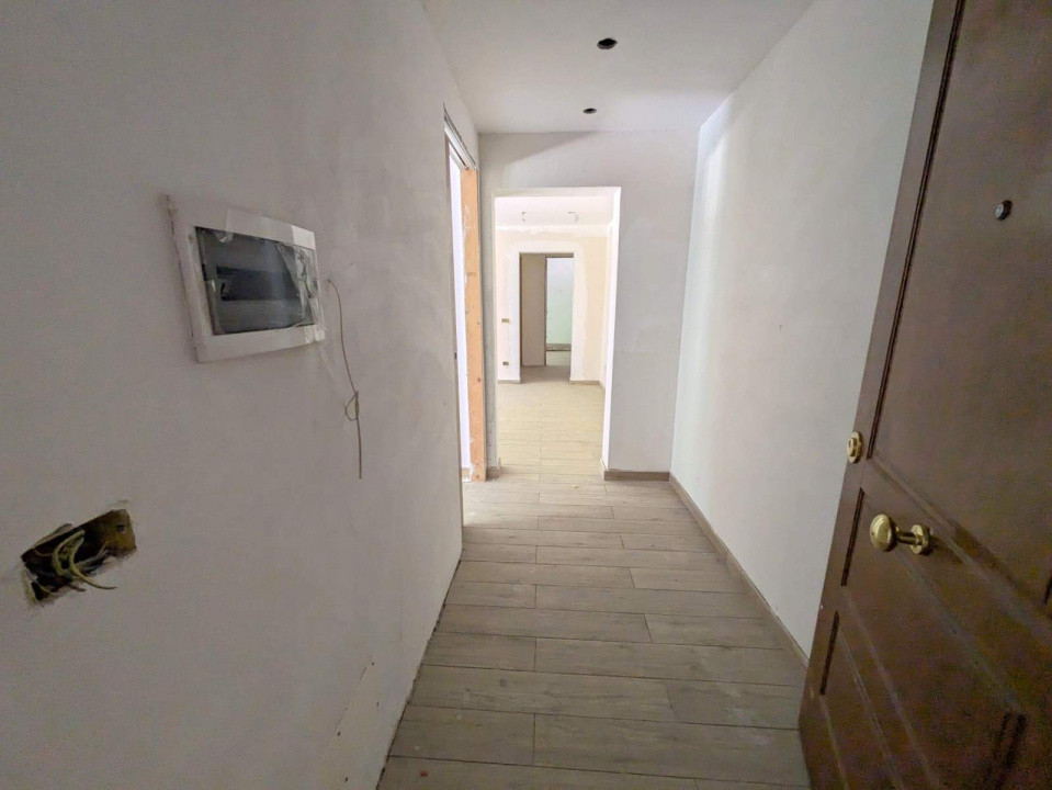 Intersectie Curtea Apel, Apart 2 Camere, parter Stradal + balcon, 85% renovat