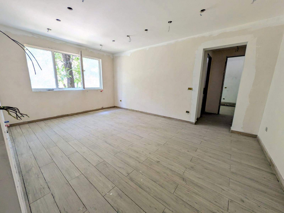Intersectie Curtea Apel, Apart 2 Camere, parter Stradal + balcon, 85% renovat