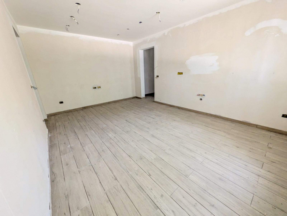 Intersectie Curtea Apel, Apart 2 Camere, parter Stradal + balcon, 85% renovat