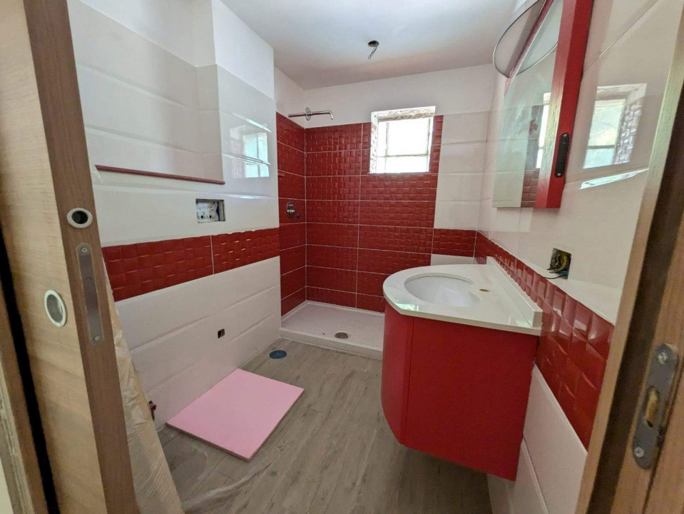 Intersectie Curtea Apel, Apart 2 Camere, parter Stradal + balcon, 85% renovat