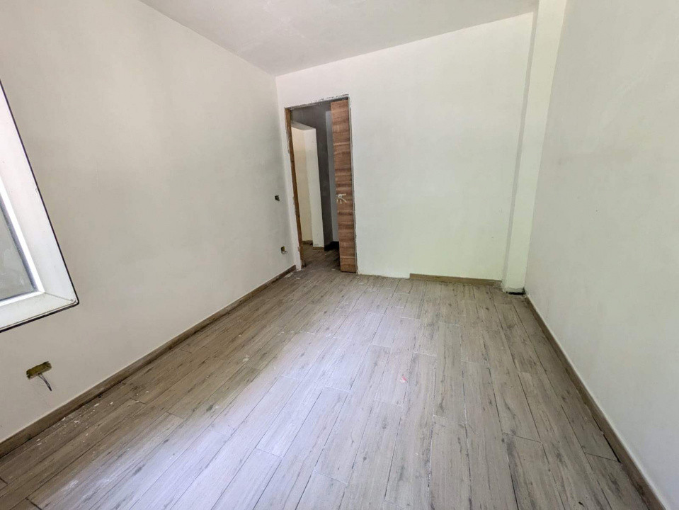 Intersectie Curtea Apel, Apart 2 Camere, parter Stradal + balcon, 85% renovat