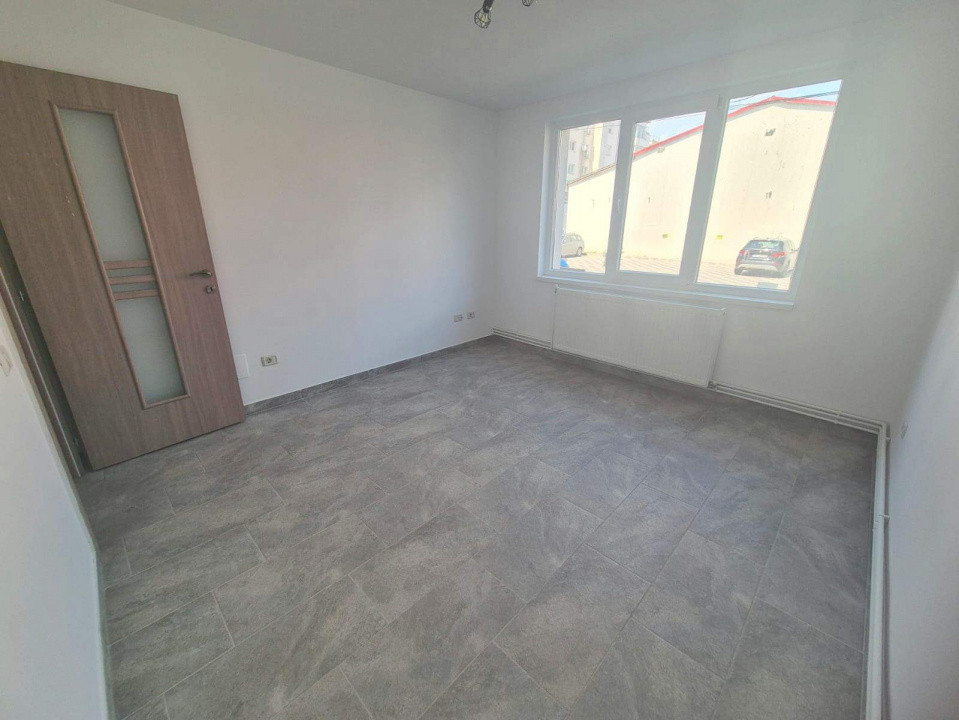 CEAS - Garii, Spatii stradal, ideale pt salon, birou, cabinet (20 -80mp) 
