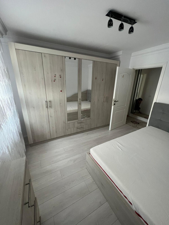 Arena Mall - Apartament 3 camere decomandat, Renovat si Mobilat, Bloc 1985