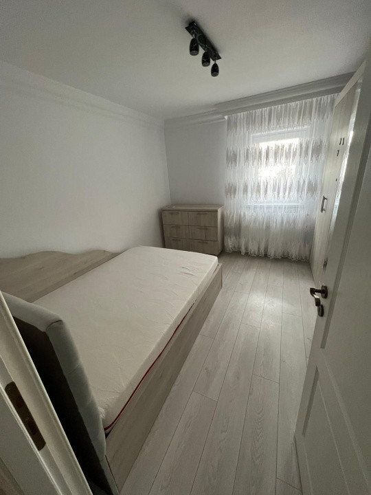 Arena Mall - Apartament 3 camere decomandat, Renovat si Mobilat, Bloc 1985