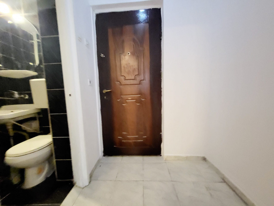 Banca Nationala - Garsoniera cu baie, bucatarie si balcon, parter