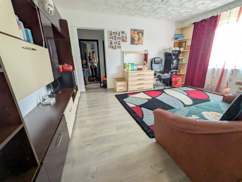Posta Mioritei, Apartament 2 camere renovat si mobilat, 50mp