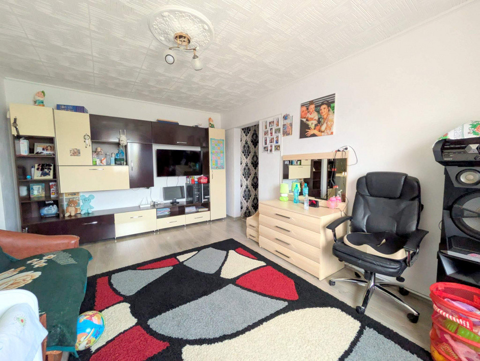 Posta Mioritei, Apartament 2 camere renovat si mobilat, 50mp
