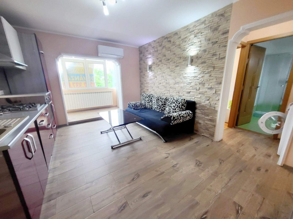 Apartament 3 camere (transformat) – Zona Mioriței – OMV Petrom, etaj 2/4, mobila