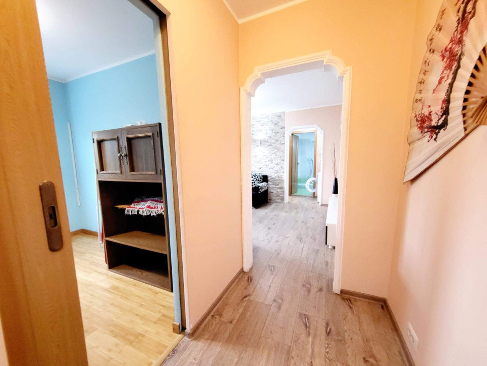 Apartament 3 camere (transformat) – Zona Mioriței – OMV Petrom, etaj 2/4, mobila