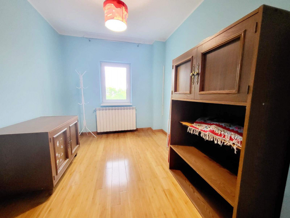 Apartament 3 camere (transformat) – Zona Mioriței – OMV Petrom, etaj 2/4, mobila
