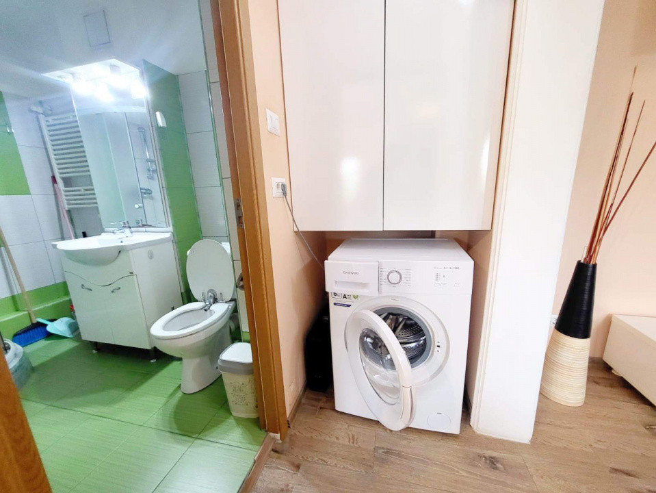 Apartament 3 camere (transformat) – Zona Mioriței – OMV Petrom, etaj 2/4, mobila