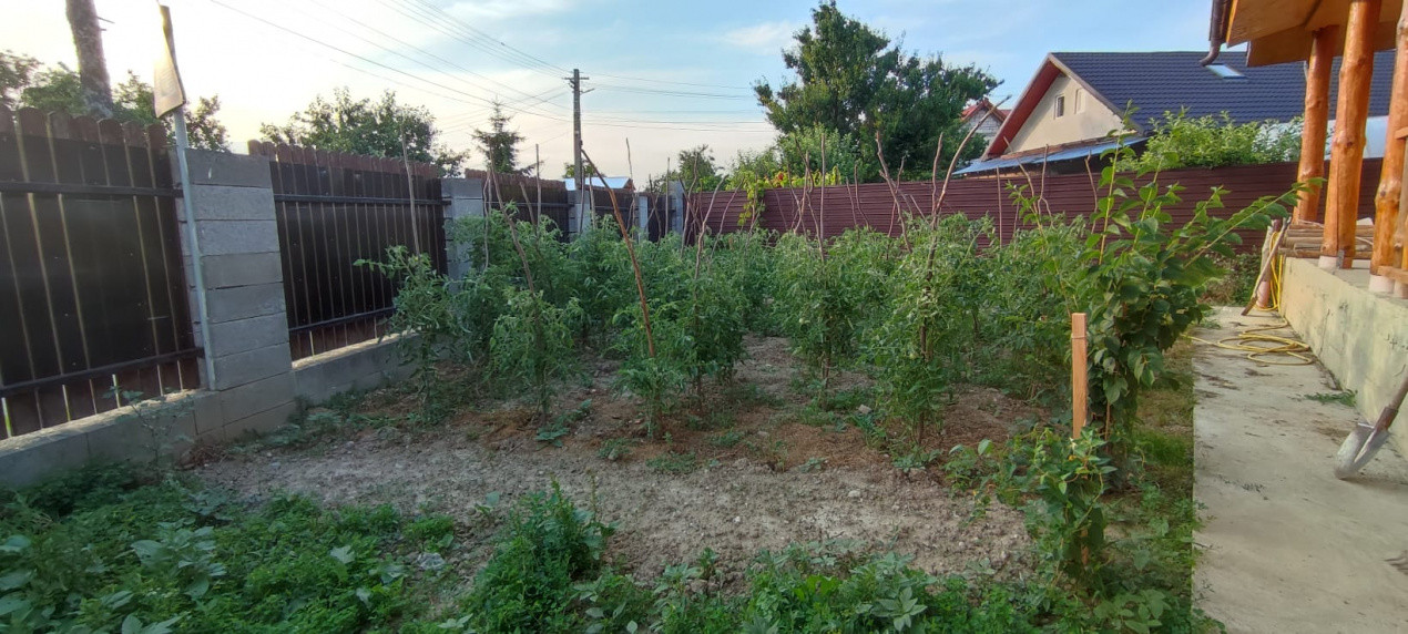 Casă din cărămidă în Gioseni – construcție 2015 | 4 camere | 850 mp teren 