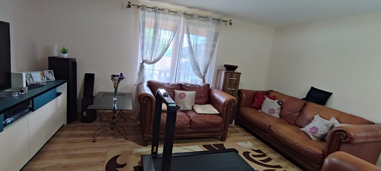 Casă din cărămidă în Gioseni – construcție 2015 | 4 camere | 850 mp teren 