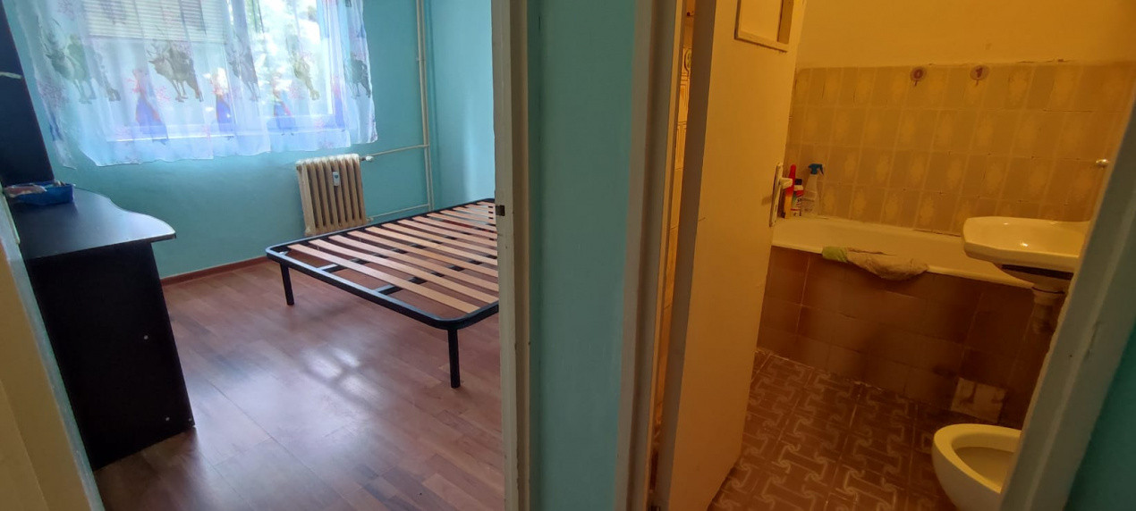 Milcov, apartament cu doua camere, aproape de statiile de autobuz, 250 euro