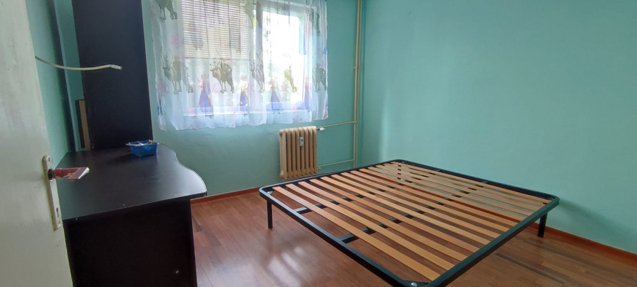 Milcov, apartament cu doua camere, aproape de statiile de autobuz, 250 euro