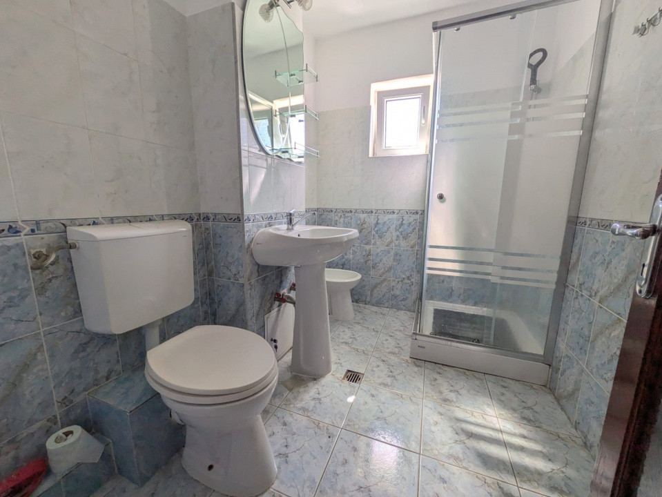 NORD, Bloc 1986, Apartament 2 cam DECOMANDAT, et 2/4 Renovat & MOBILAT