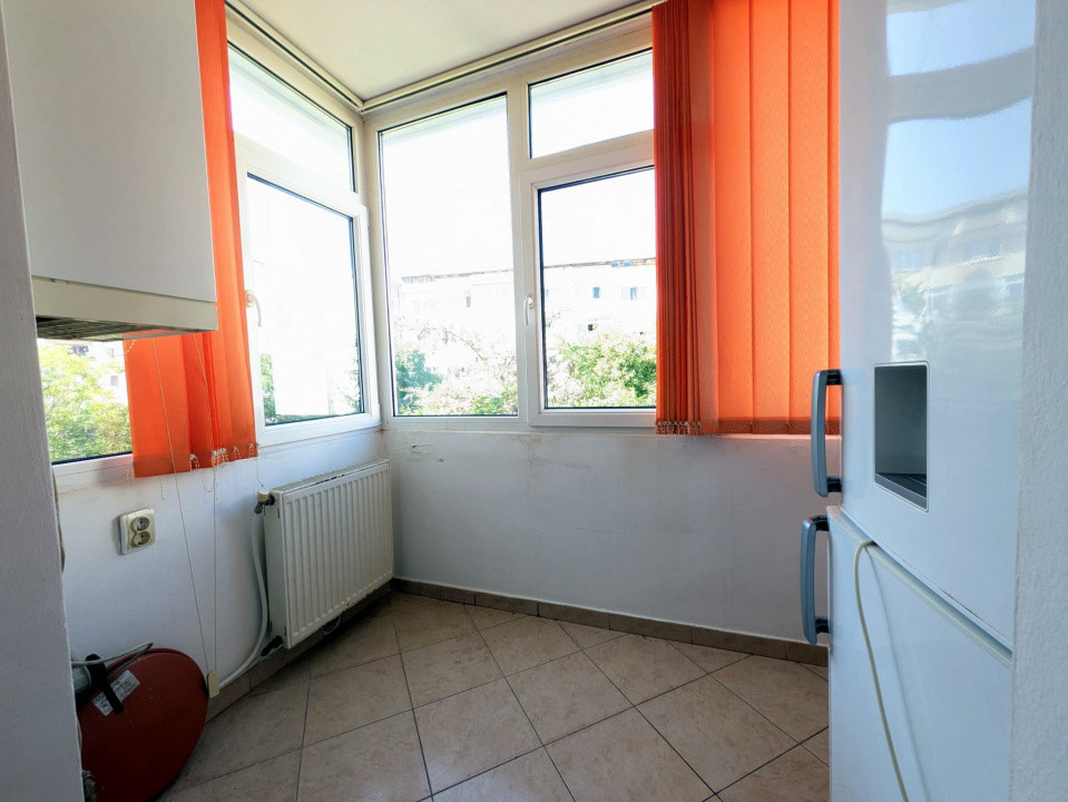 NORD, Bloc 1986, Apartament 2 cam DECOMANDAT, et 2/4 Renovat & MOBILAT