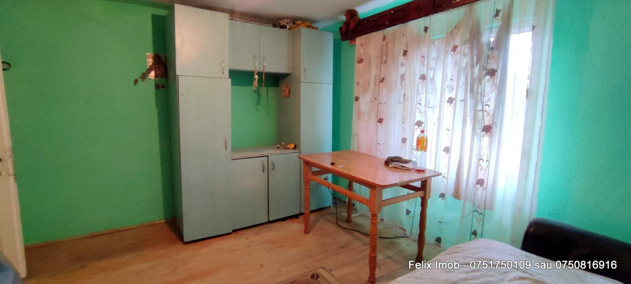 Margineni, casa cu trei camere si 800 mp teren