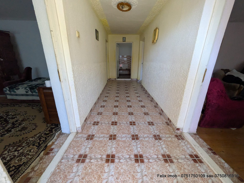 Margineni, casa cu trei camere si 800 mp teren