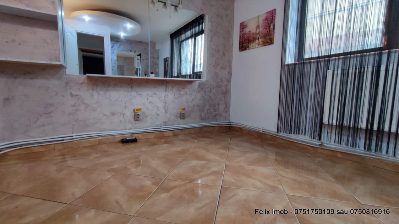 Centru- Bacau, Spatiu comercial pretabil cabinet de infrumusetare