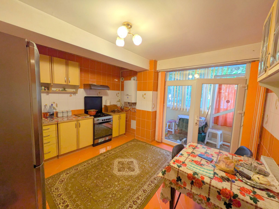 BLOC 2007, Aviatori - Politie, Apartament 4 camere 120mp, parter + balcon