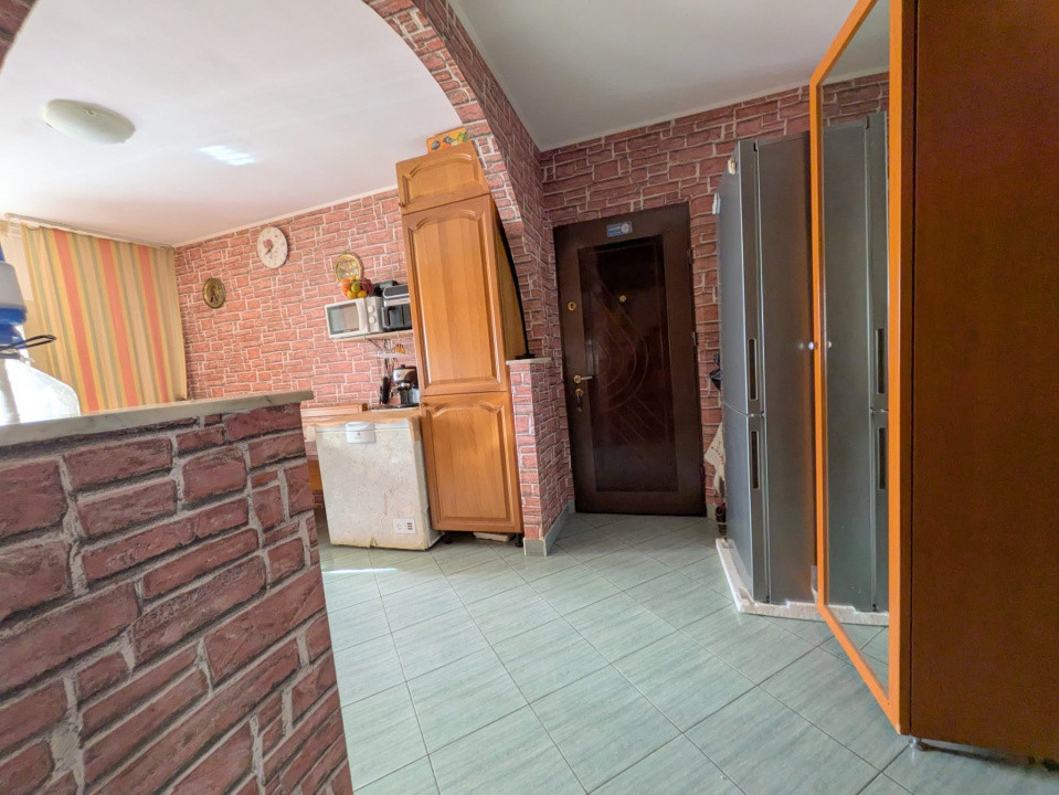 Nord - Parc, Apartament 3 camere decomandat, etaj 2/4, bloc 1984