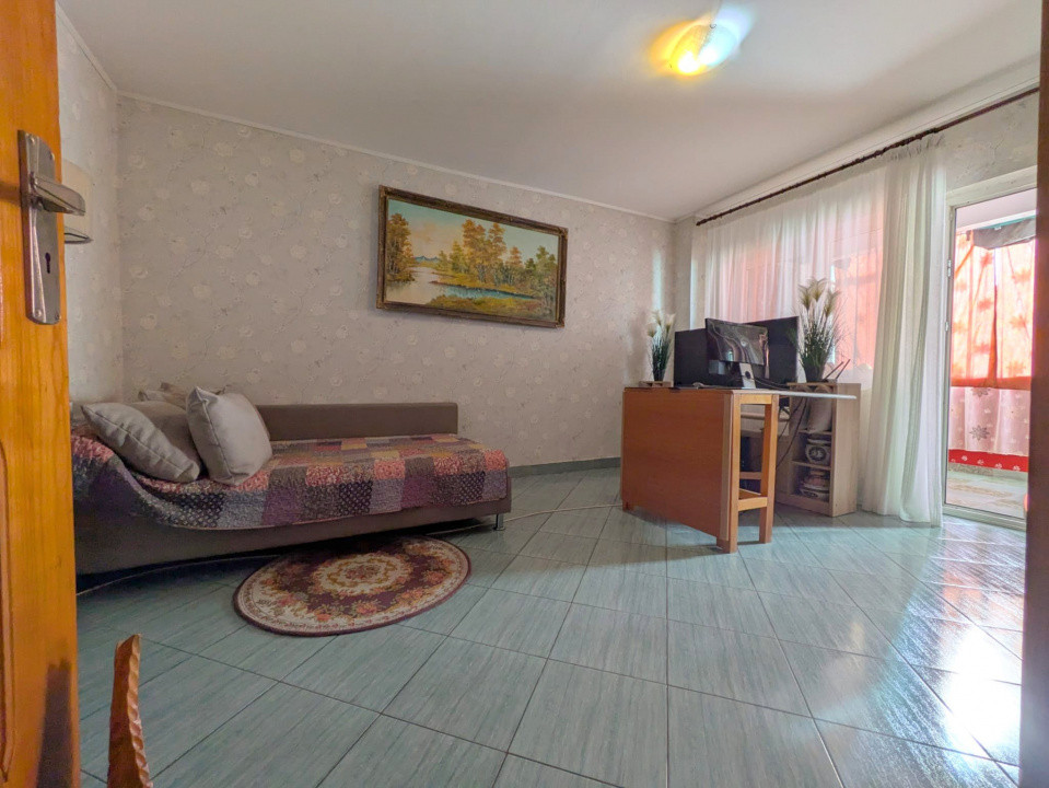 Nord - Parc, Apartament 3 camere decomandat, etaj 2/4, bloc 1984