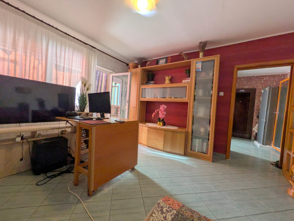 Nord - Parc, Apartament 3 camere decomandat, etaj 2/4, bloc 1984