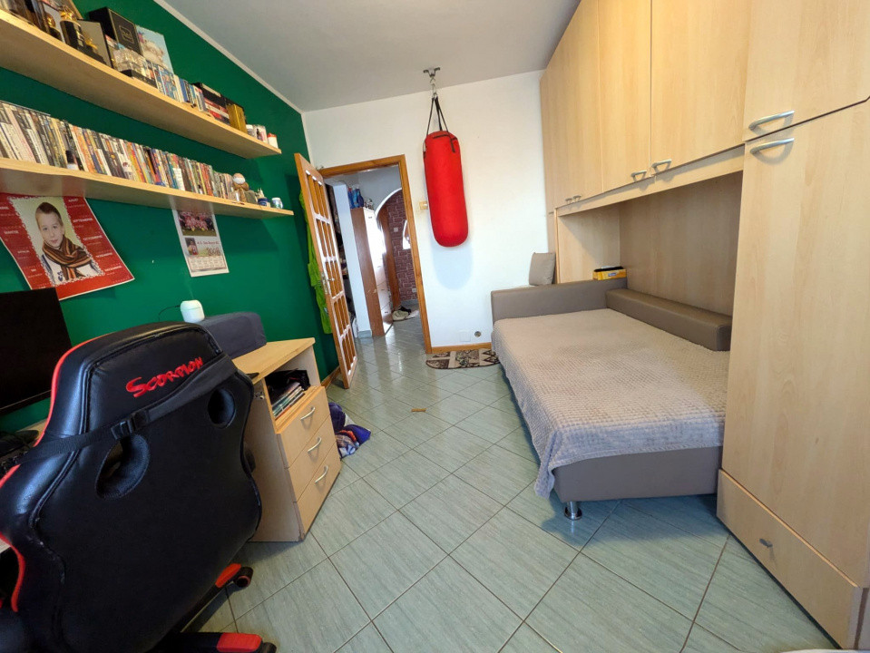 Nord - Parc, Apartament 3 camere decomandat, etaj 2/4, bloc 1984