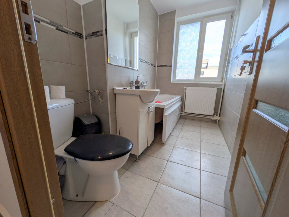 Orizont - STRADAL, Apart 2 cam decomandat, renovat, balcon lung