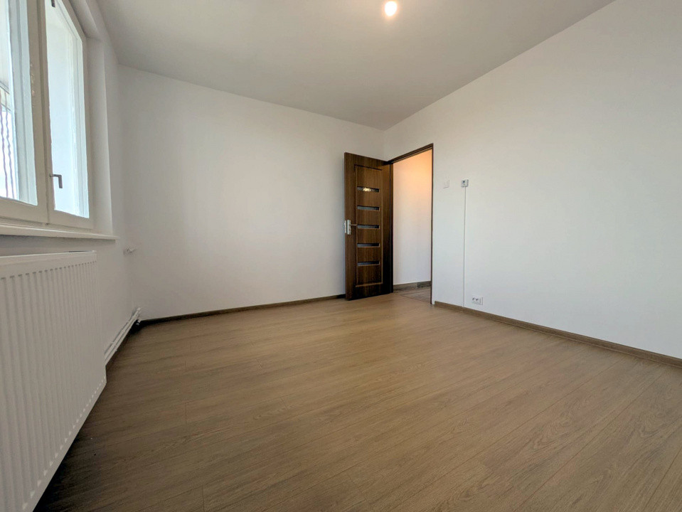 Orizont - STRADAL, Apart 2 cam decomandat, renovat, balcon lung