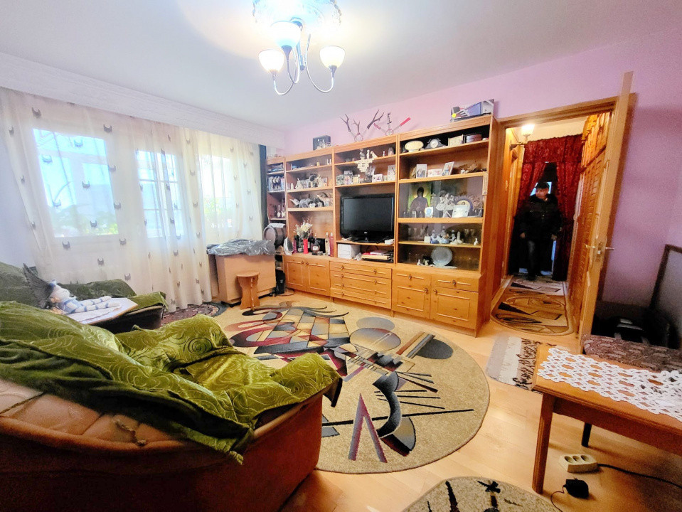 Milcov - Apartament 3 cam semidecomandat, etaj 3/4, mobilat