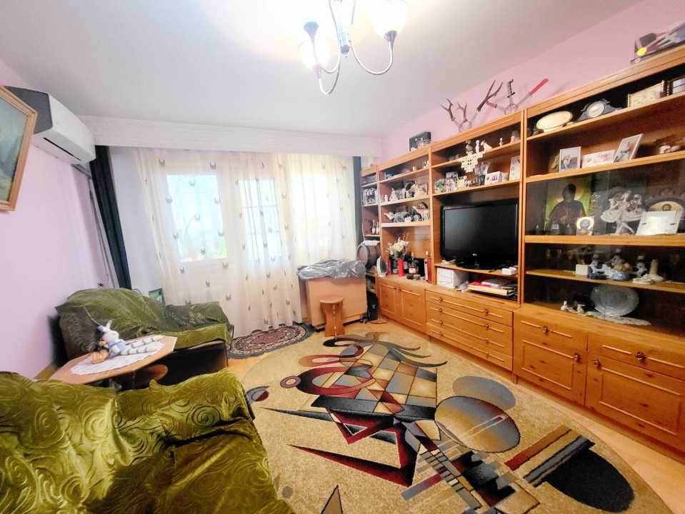 Milcov - Apartament 3 cam semidecomandat, etaj 3/4, mobilat